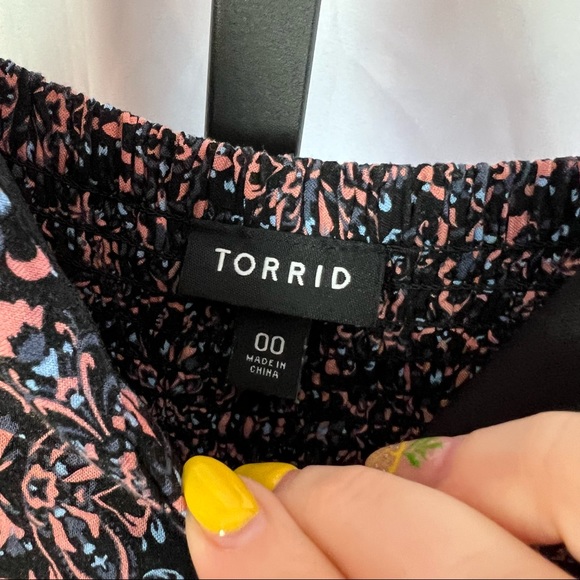 Torrid Floral Challis Handkerchief Dress, size 00 (10) - Picture 6 of 9